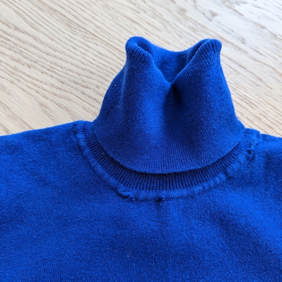 Sweater - Picture 6 of 6